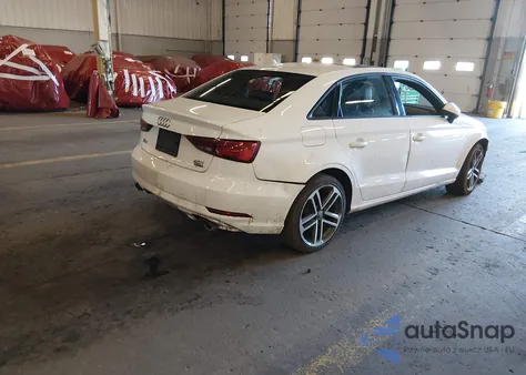 2018 Audi A3 2.0T Premium/2.0T Tech Premium z USA, uszkodzony, nr VIN WAUB8GFF6J1014726